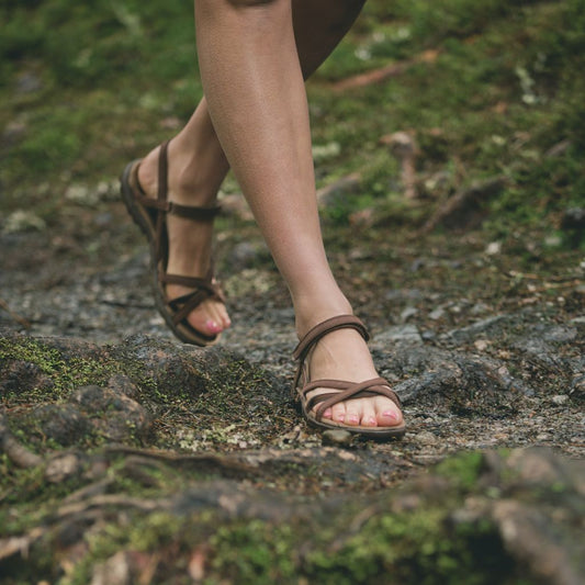 Kimbra Womens Leather Sandals in Buck