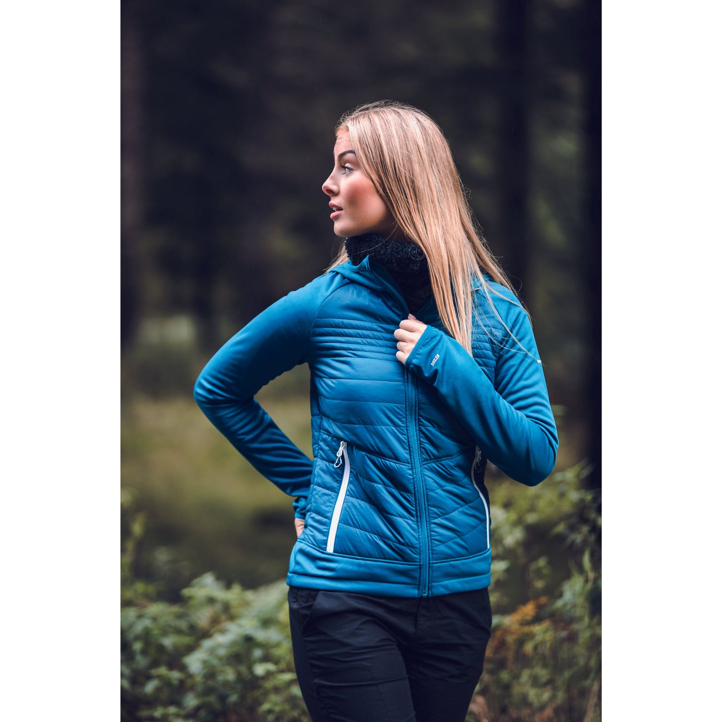 Diva Women's Neckwarmer in Black