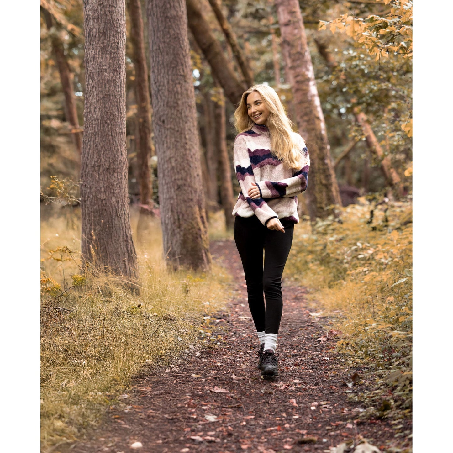 Ovie Womens 1/2 Zip Sherpa Fleece Top in Mountain Print